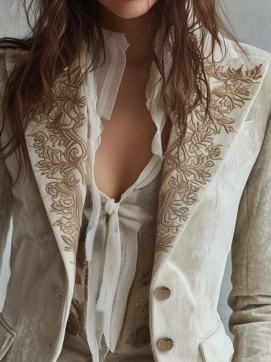 Eline | Verfijnd Geborduurde Blazer