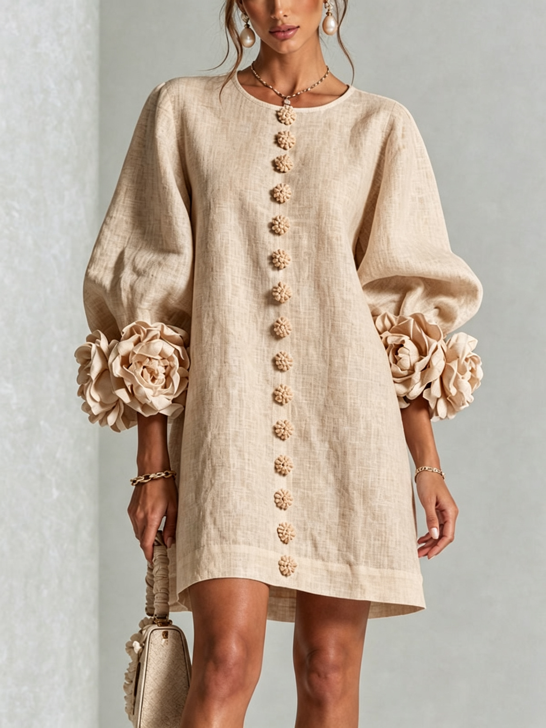 Fenneke | Sierlijke Mini-jurk met Bloemdetail