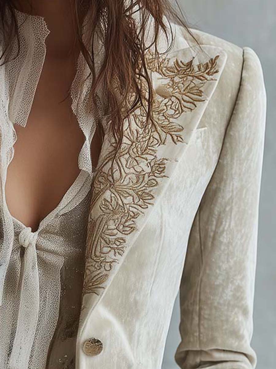 Eline | Verfijnd Geborduurde Blazer