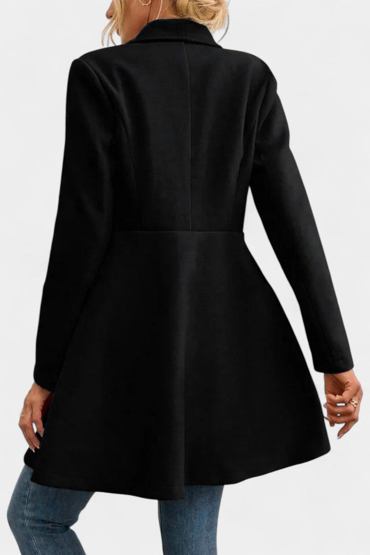 Katelijne | Getailleerde Peplum Mantel