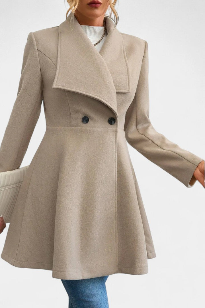 Katelijne | Getailleerde Peplum Mantel