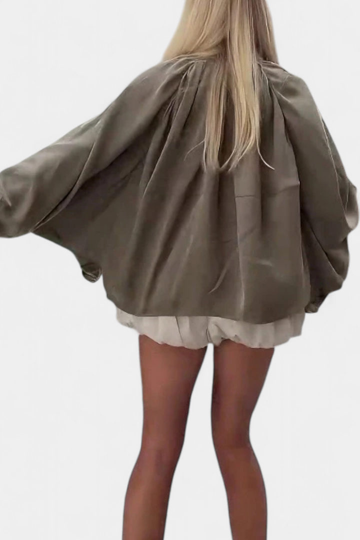 Hedda | Soepel Vallende Blouse met Pofmouwen