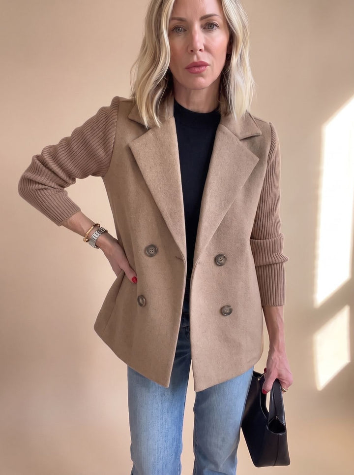 Elke | Getailleerde Blazer met Dubbele Rij Knopen