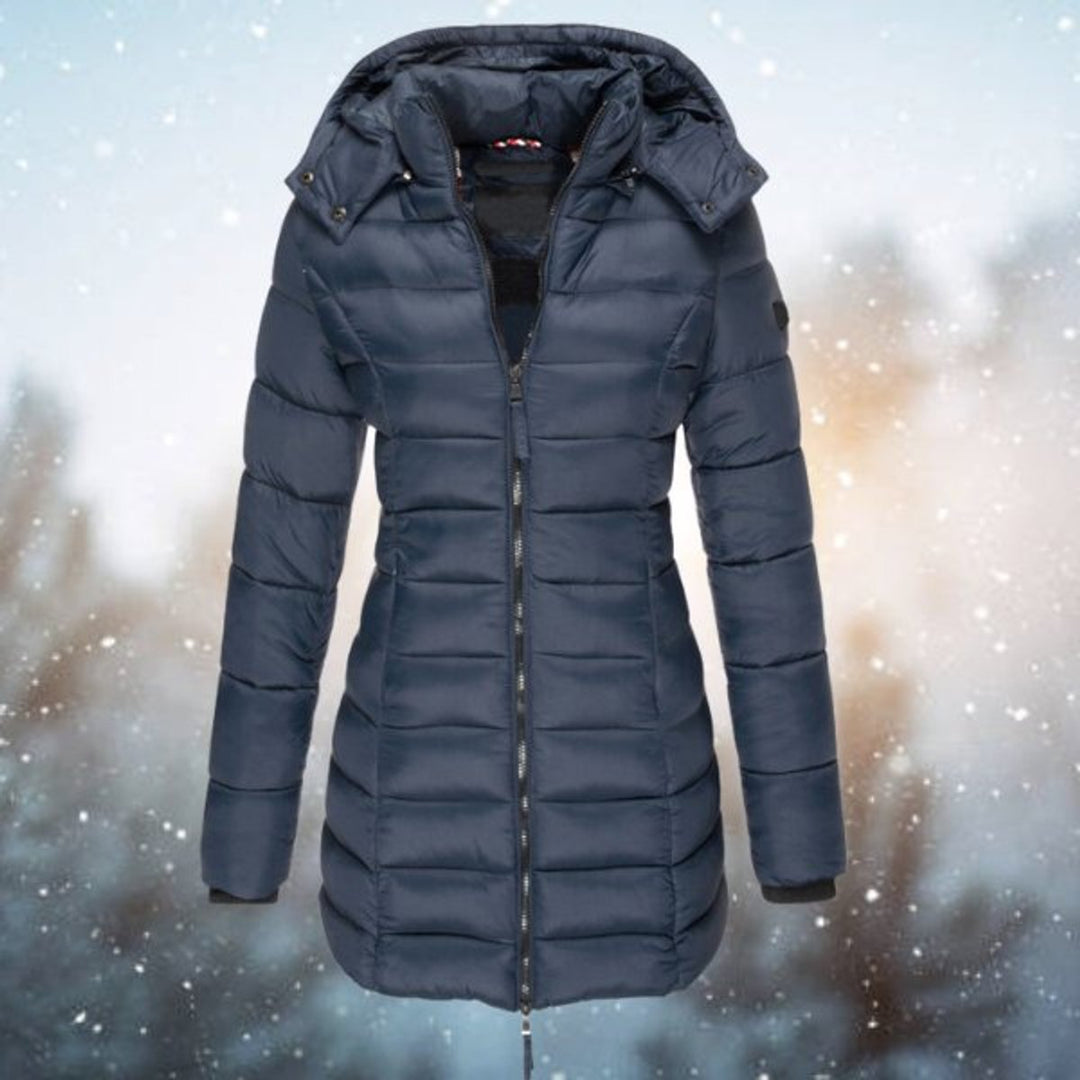 Hiltje | Warme Getailleerde Lange Winterjas met Capuchon