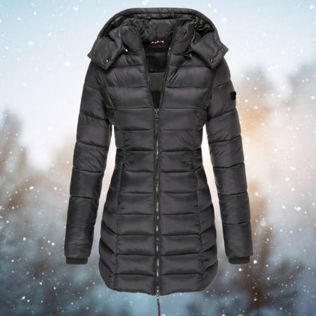 Hiltje | Warme Getailleerde Lange Winterjas met Capuchon