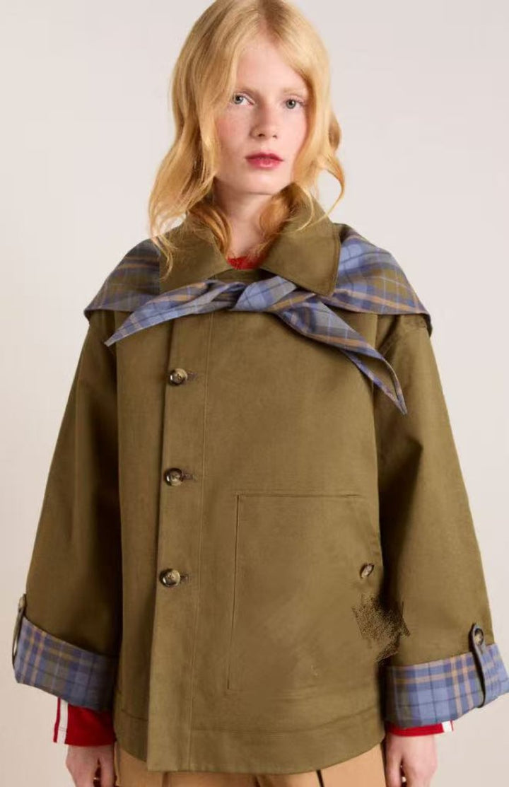 Fien | Oversized Korte Jas met Dubbele Knooprij