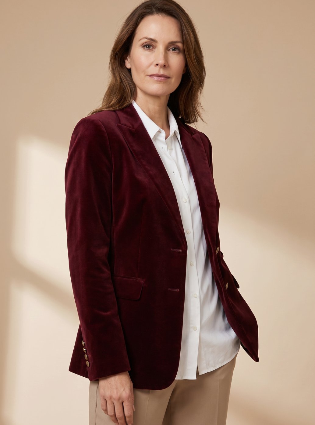 Evelien | Getailleerde Blazer met Sierknopen